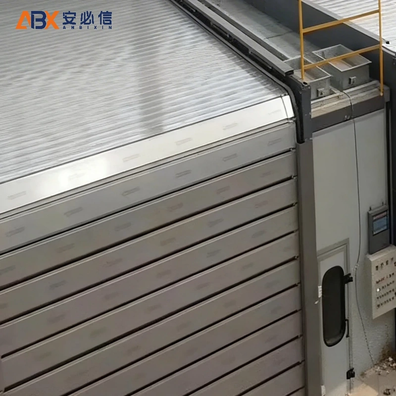 昆玉铝质快速门